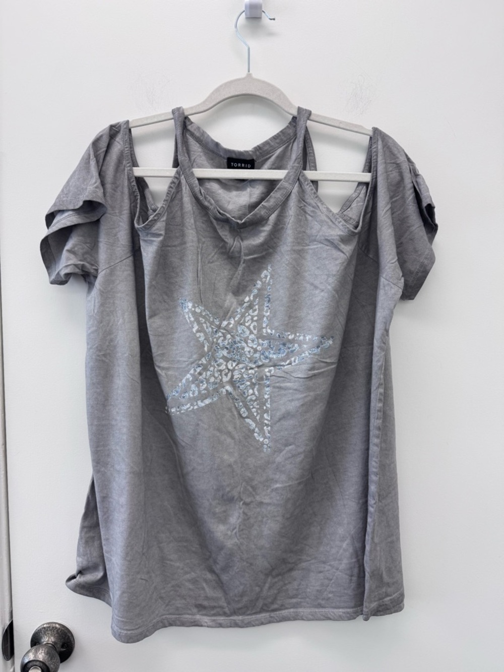 torrid Gray Cold-Shoulder Tee with Silver Star Graphic